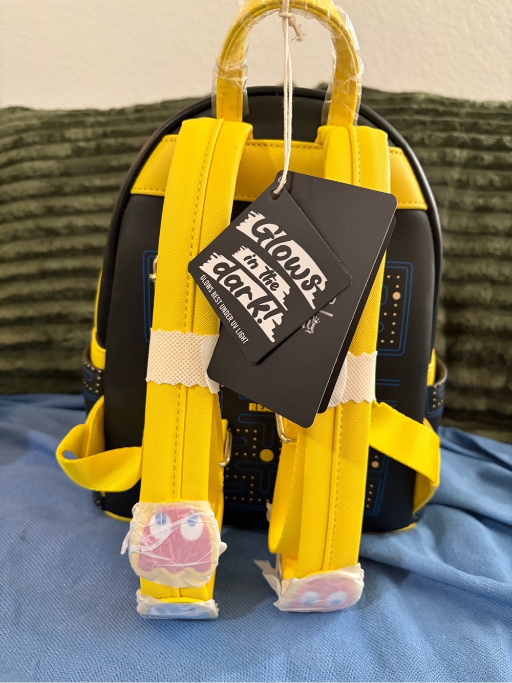 Loungefly Pac-Man Mini Backpack - Black & Metallic Yellow - Picture 4 of 7